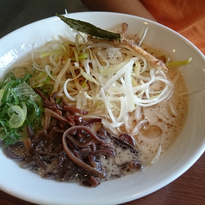 豚骨醤油 白髪ネギラーメン(北海道ラーメン赤レンガ幸手店)