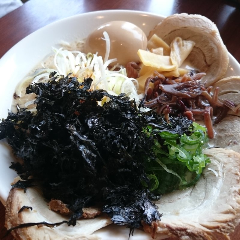 豚骨醤油 全部乗せ(北海道ラーメン赤レンガ幸手店)