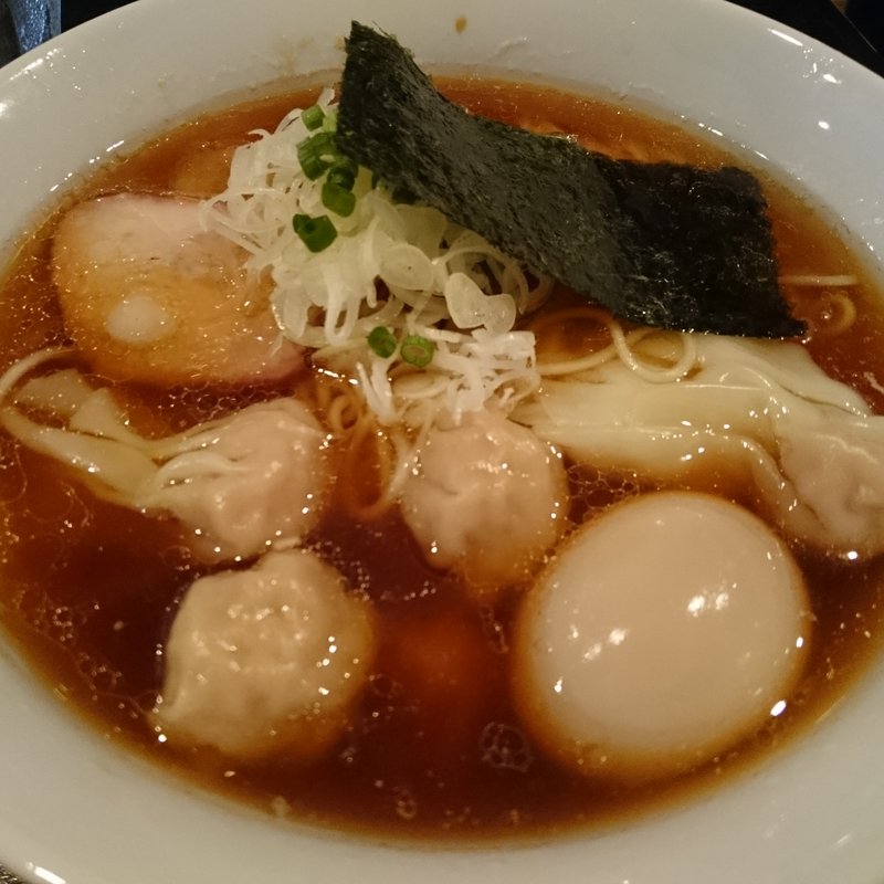 ワンタンメン （ 醤油 ） ＋ 味付玉子(支那ソバ　小むろ )