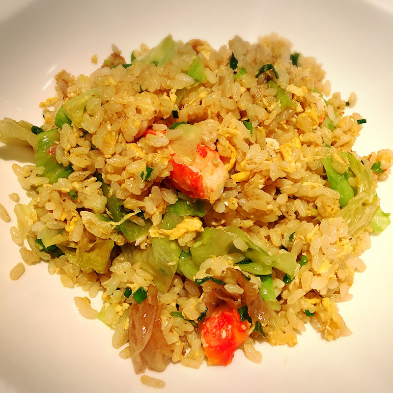 たらば蟹とレタスの炒飯(銀座アスター 阪急うめだ本店)