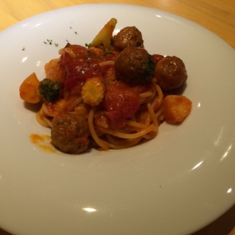 ミートボールと野菜のトマトソースパスタ(あんじゅ庵)