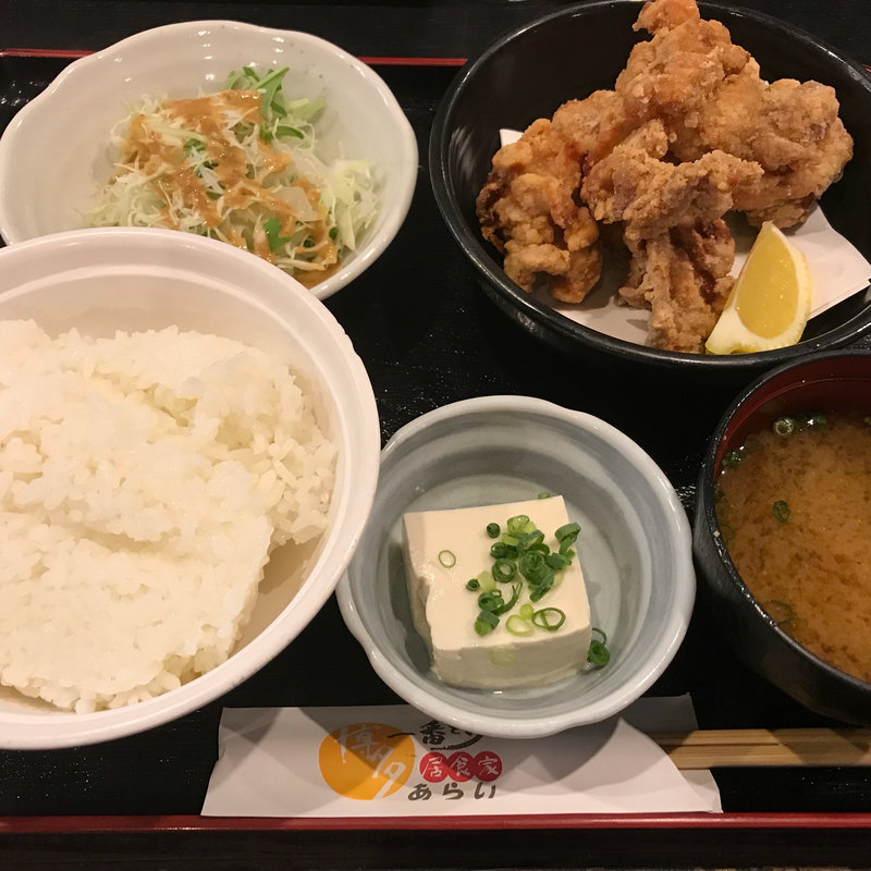 唐揚げ定食（ランチ）(博多一番どり 居食家あらい 楽市街道箱崎店 )