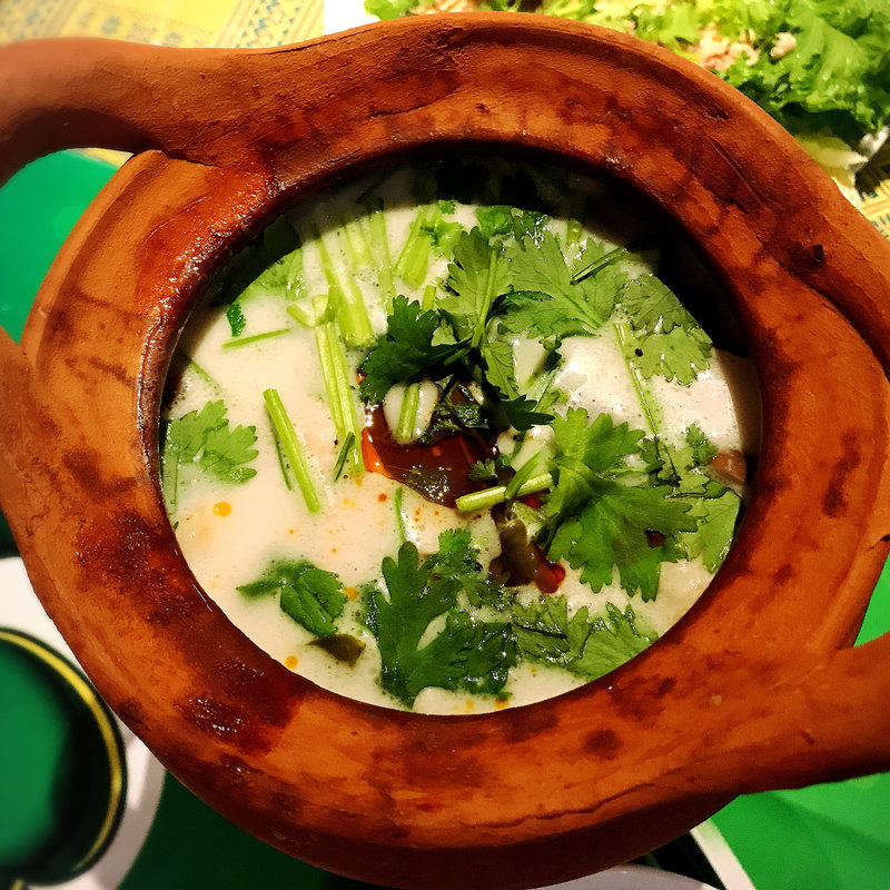 トム・カー・ガイ(バンコク食堂ポーモンコン（PHOMONGKHON）)