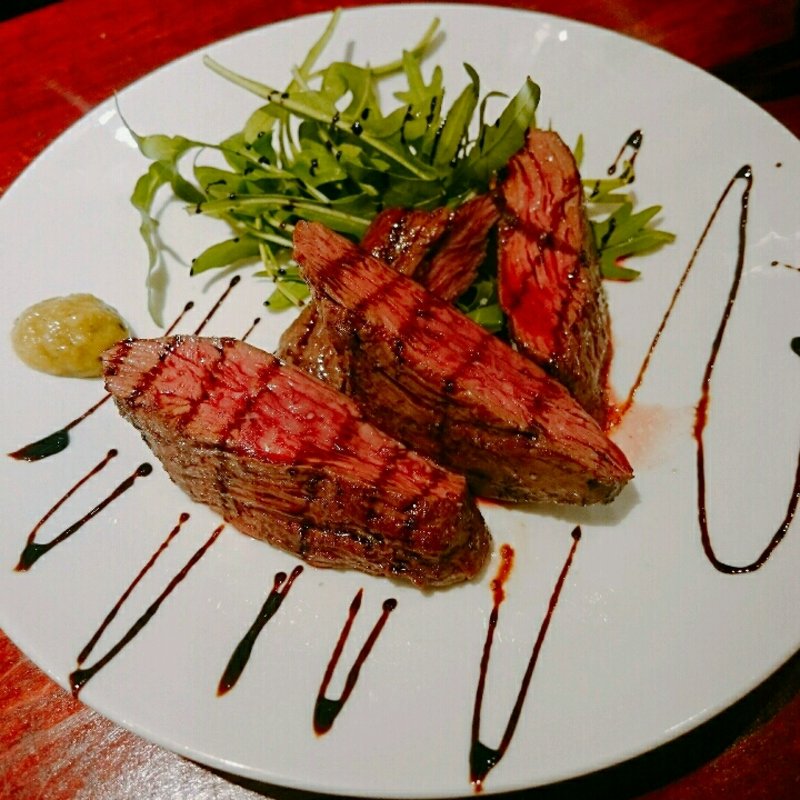 牛サガリのステーキ(湯島エスターテ)