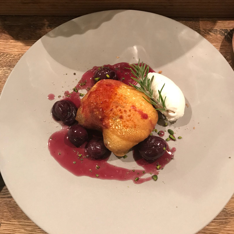 葡萄のクレープ(CAKE STAND)