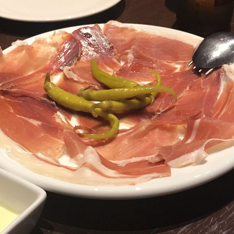 スペイン トレベレス産の生ハム(cochinillo コチニージョ)