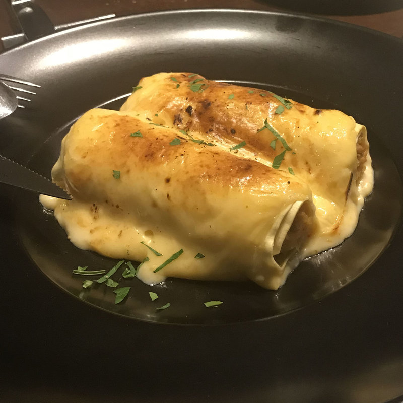 厚真産 鶏肉と海老のカネロネス(cochinillo コチニージョ)