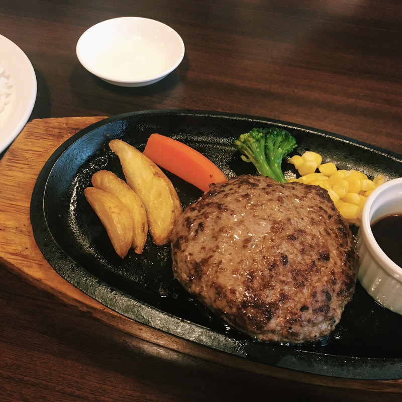 宮崎産和牛ハンバーグ 180g(ハンバーグ・ステーキ宮崎亭)