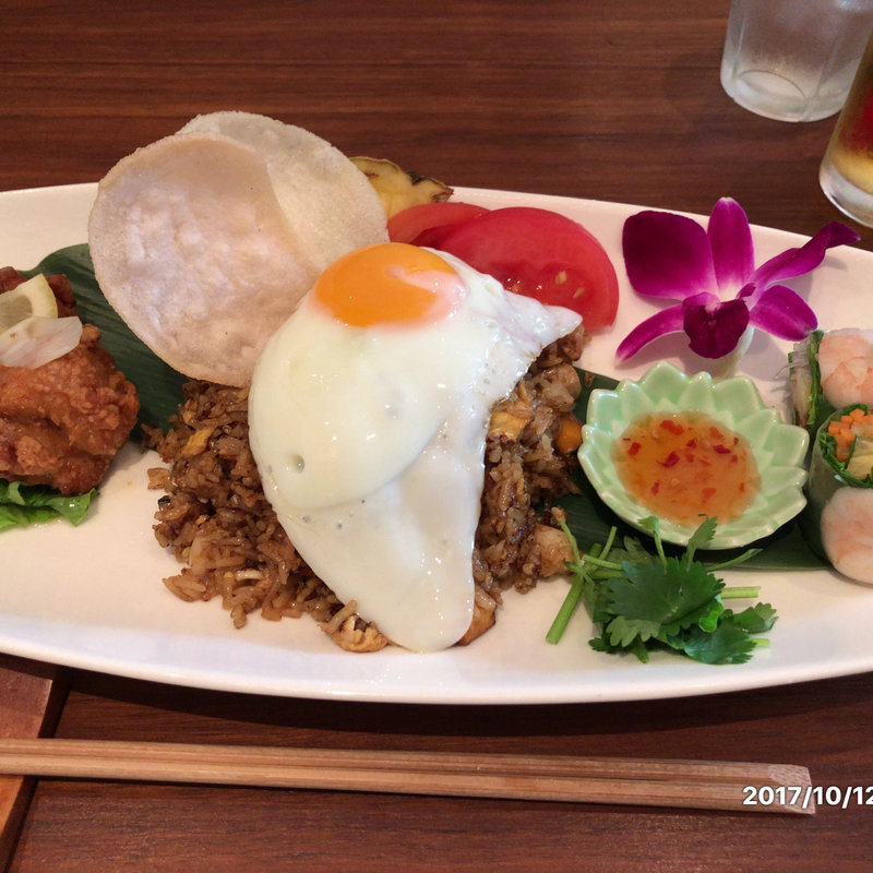 ナシゴレン＆レモンチキンプレート(Enak Enak エナエナ 市川店)