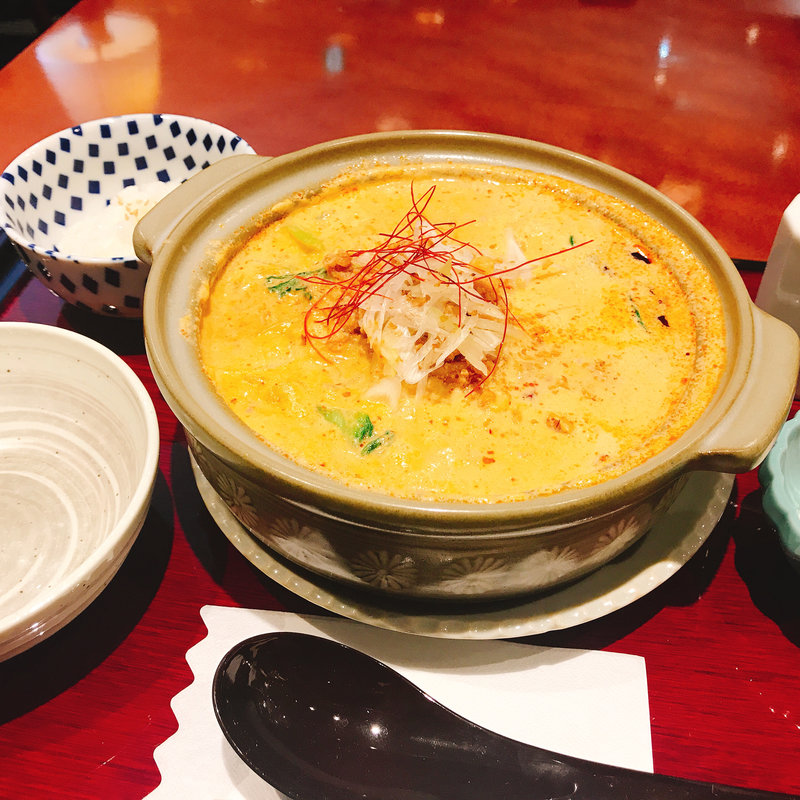 土鍋煮込みマイルド豆乳担々麺(麻布茶房 西武渋谷店  （アザブサボウ）)