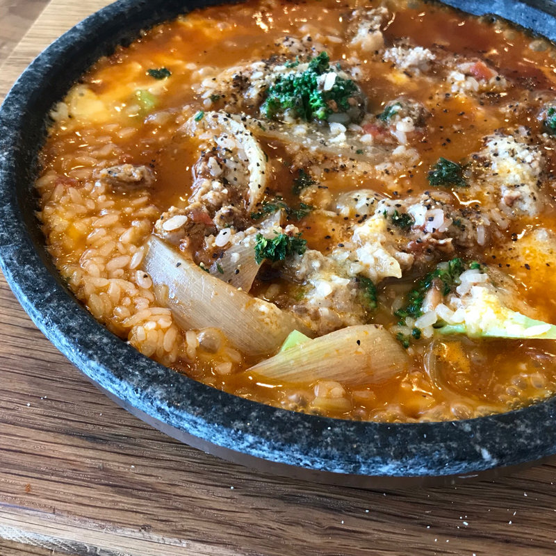 淡路島の玉ねぎとミートゴロゴロミートソース リゾット(石焼cafe&cat蔵之助のしっぽ)