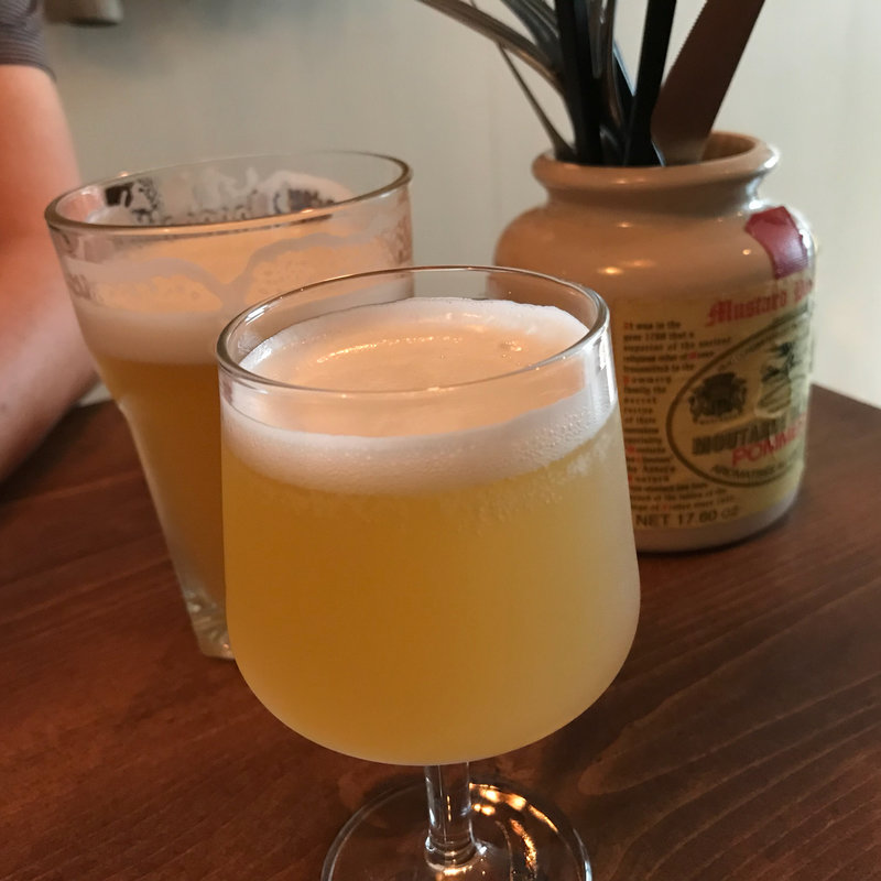 ヒューガルデン(ekaki （エカキ）)