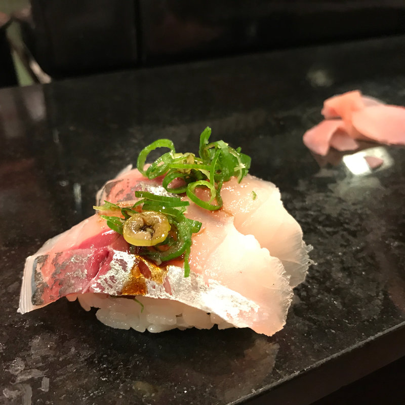 あじ握り(とみ寿司)