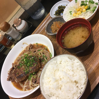 焼肉ハンバーグ定食(菊正宗 おみき茶屋)