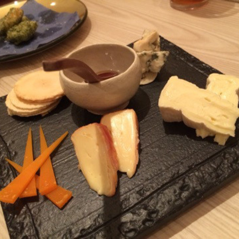 チーズの盛り合わせ(関 蕎麦とワイン)