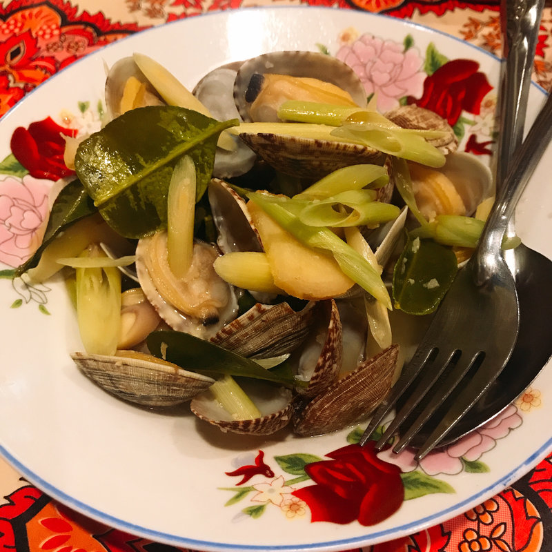 あさりのレモングラス蒸し(ベトナム屋台食堂 Mãimãi)
