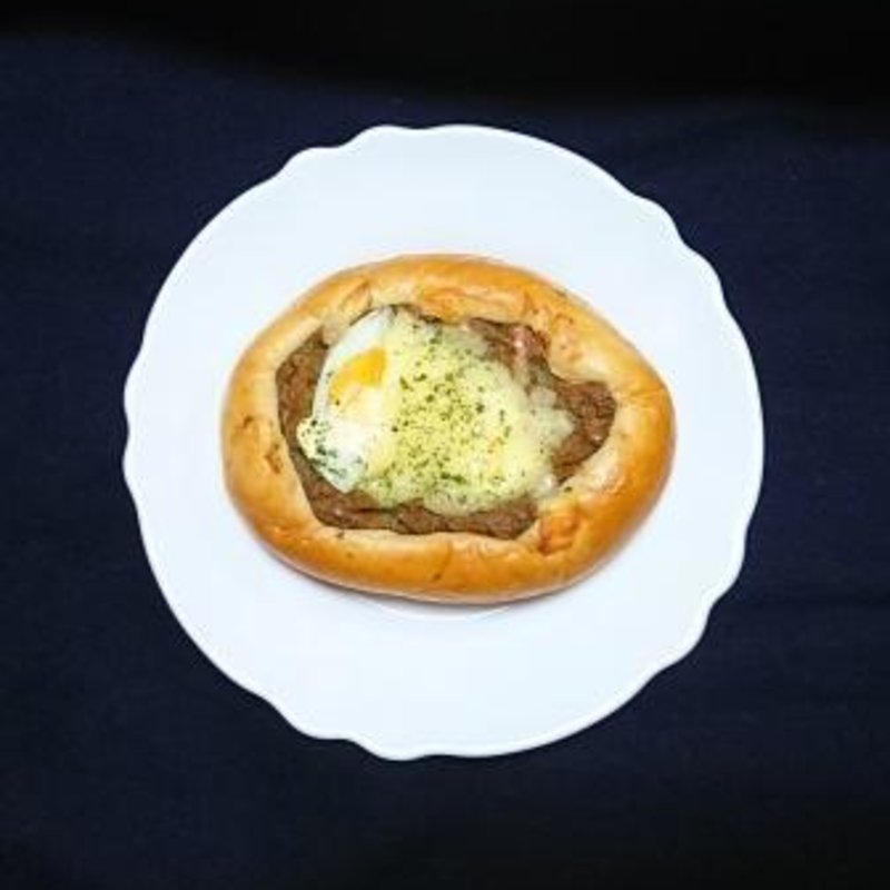 チーズカレーロール(福祉工場しながわ パン工房しなふく プチレーブ)