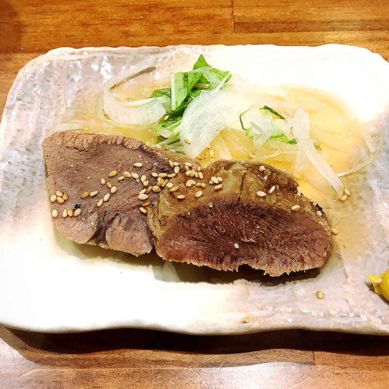 茹でタン(もつ焼き勝利はなれ)