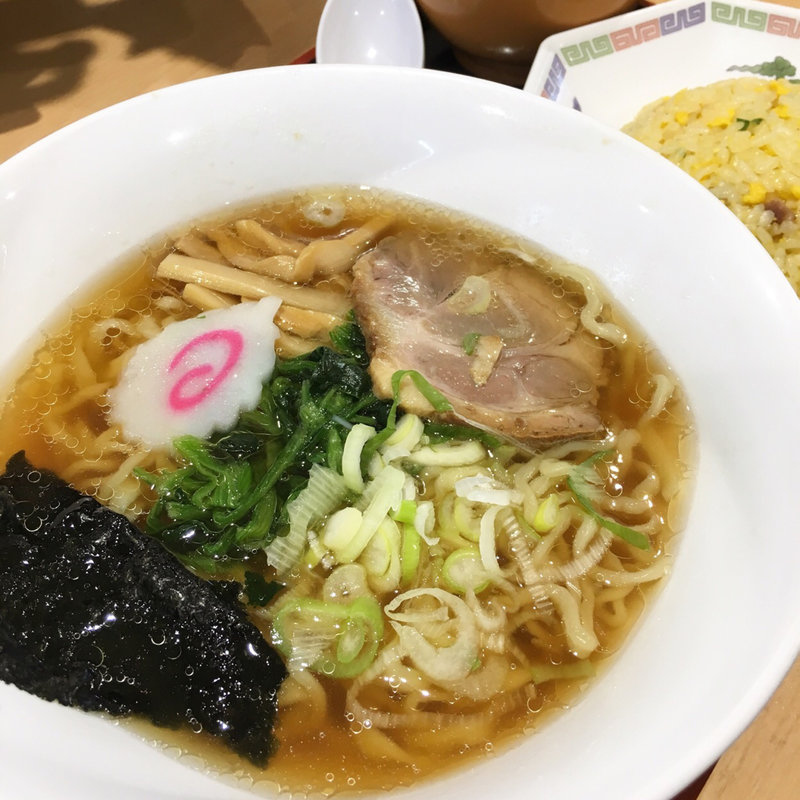 佐野ラーメン半チャーハンセット(佐野サービスエリア（下り線）レストラン・スナックコーナー （サノサービスエリアクダリセンレストラン・スナックコーナー）)