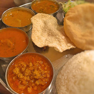 ランチミールス(ダクシン 八重洲店)