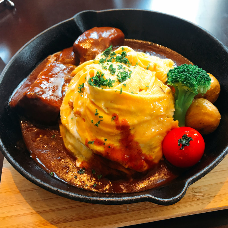 ビーフシチュー オムライス(ABAB)