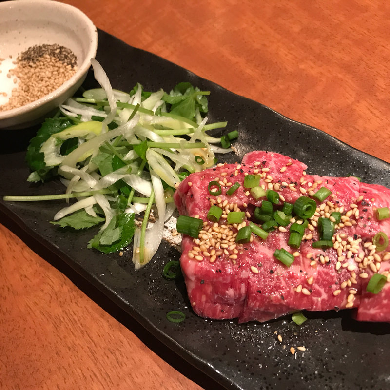 赤身厚切りステーキ(卸）新宿食肉センター極 南越谷店)