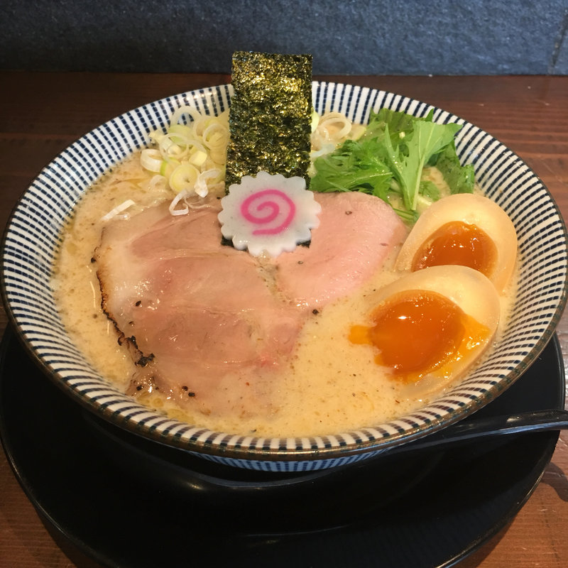 とろとろ鶏と鯛の魚介節パンチ熟玉そば(だしと麺 )