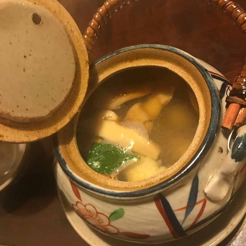 松茸と秋鱧の土瓶蒸し(土佐料理 祢保希（ねぼけ）銀座店)