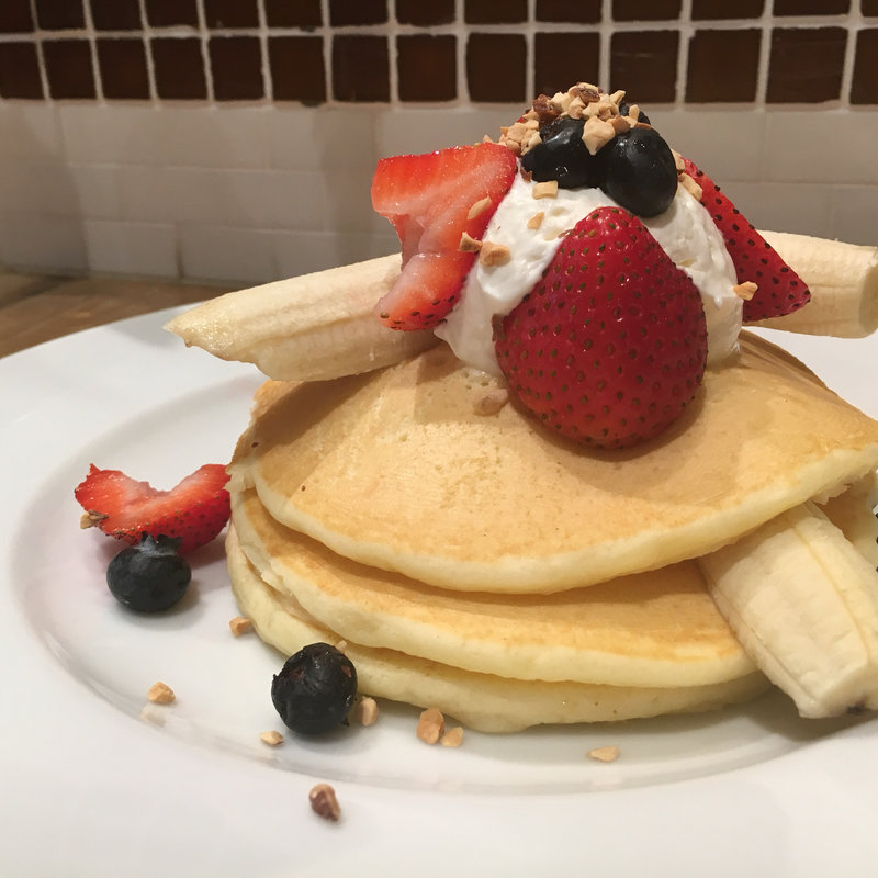 ストロベリーハニーパンケーキ(J.S. PANCAKE CAFE天王寺ミオ店 （ジェイエスパンケーキカフェ）)