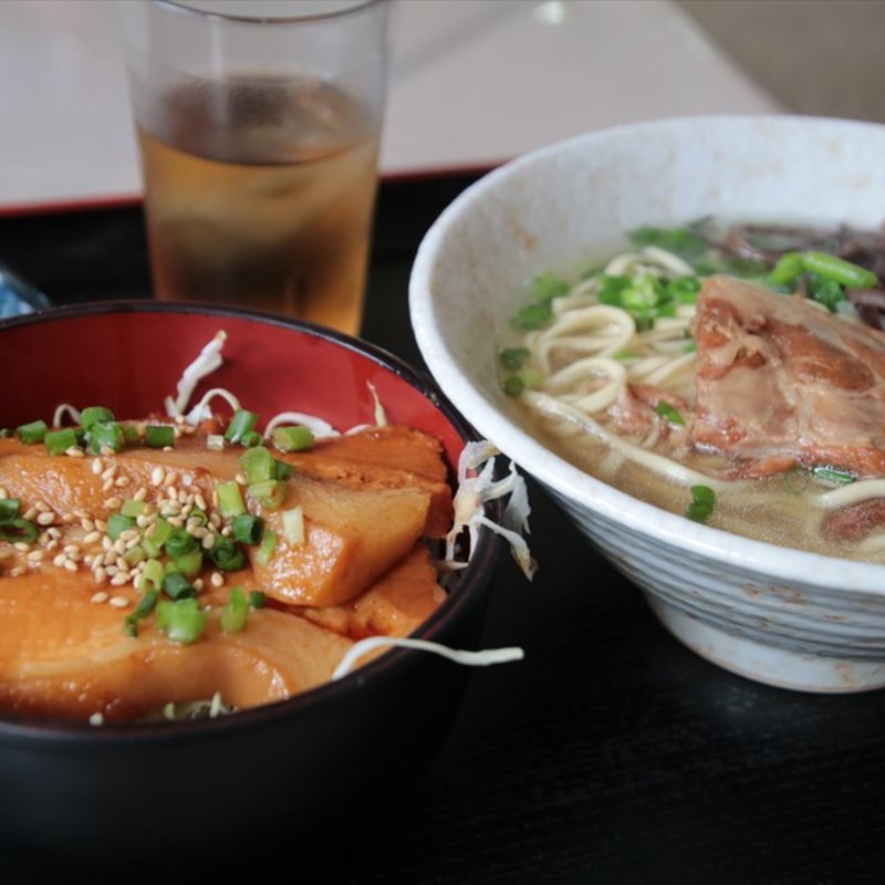 ミニ三枚肉丼セット(本家 亀そば うん玉店 )