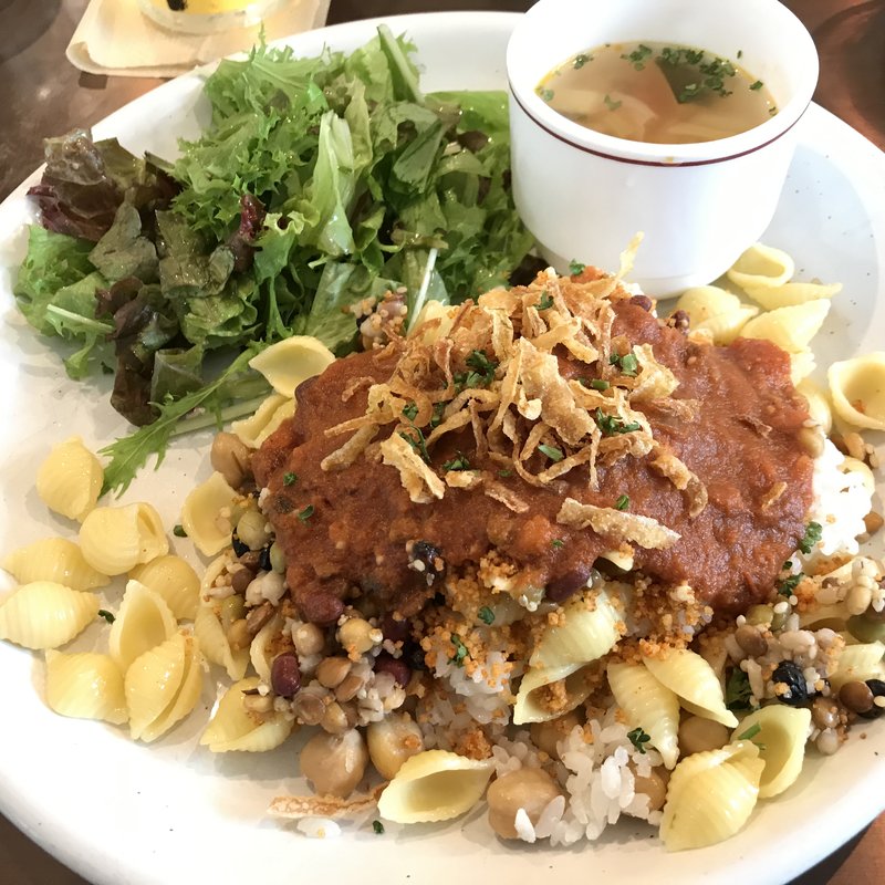 エジプト風まぜご飯コシャリ(NODE UEHARA Cafe,Bar&Deli)
