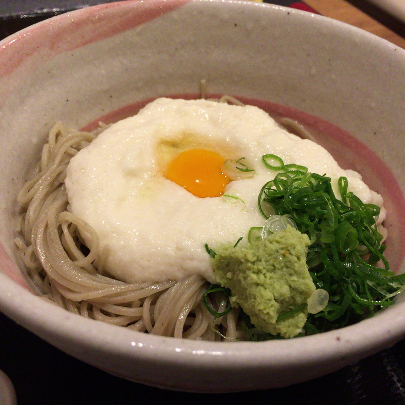 月見とろろ蕎麦(手打ち蕎麦 楽庵)