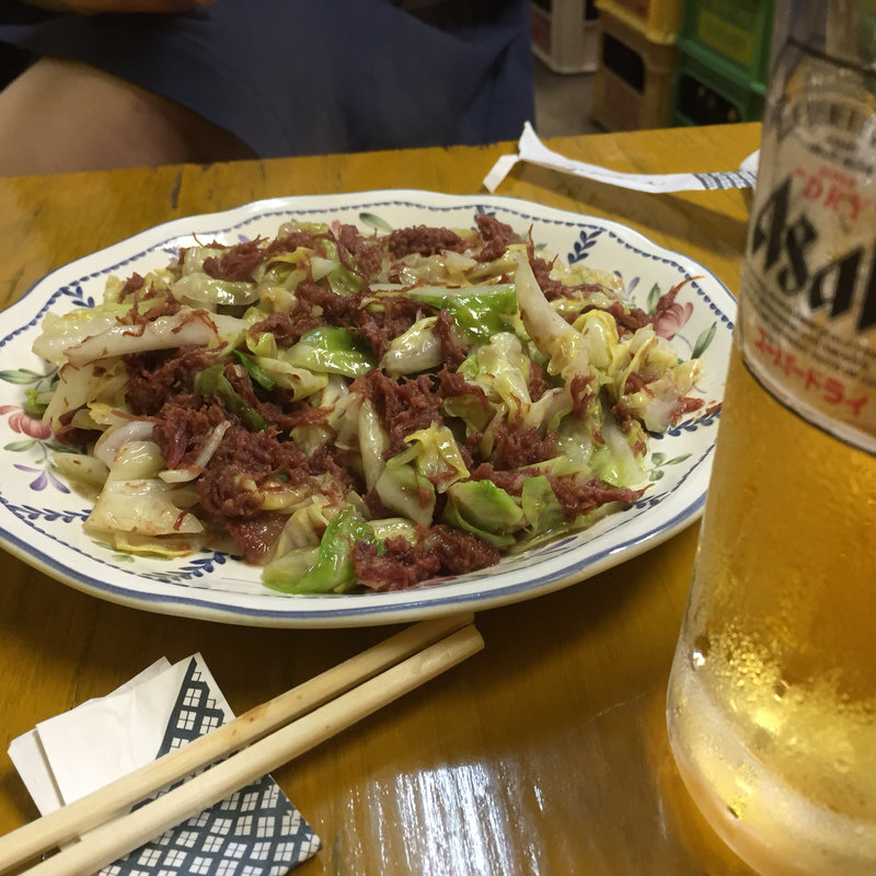 キャベツコンビーフ(新川屋酒店)