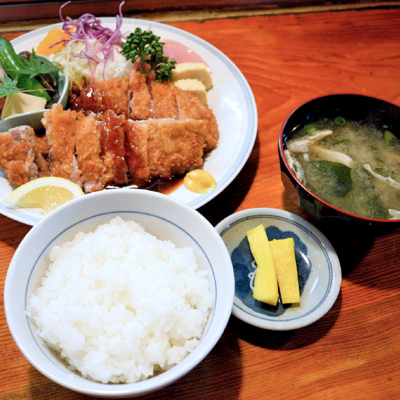 とんかつ定食(内海八 )