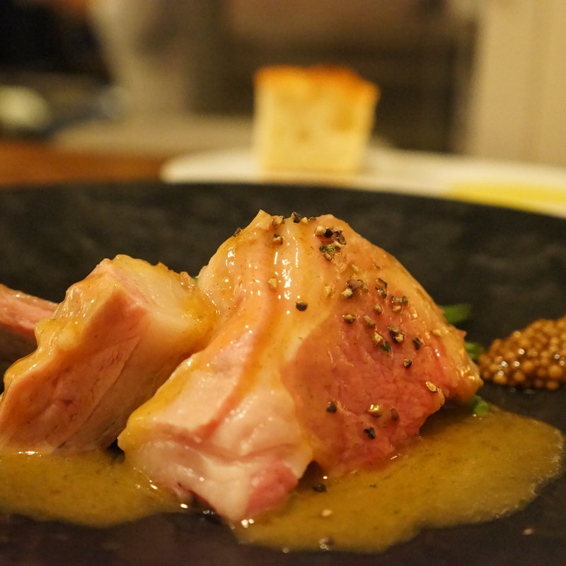 骨付き仔羊のロースト(モルソー （morceau）)