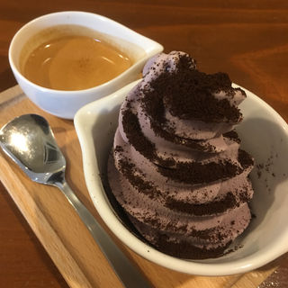紫芋ソフトクリームのアフォガード(ALACOFFEE(アラコーヒー))