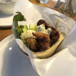 チキンピタサンド