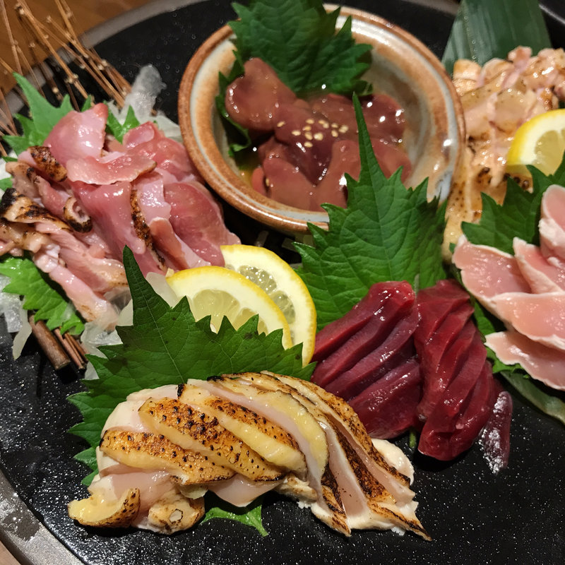 鳥刺し全開盛り(黒鶏ファニー 五反田店)