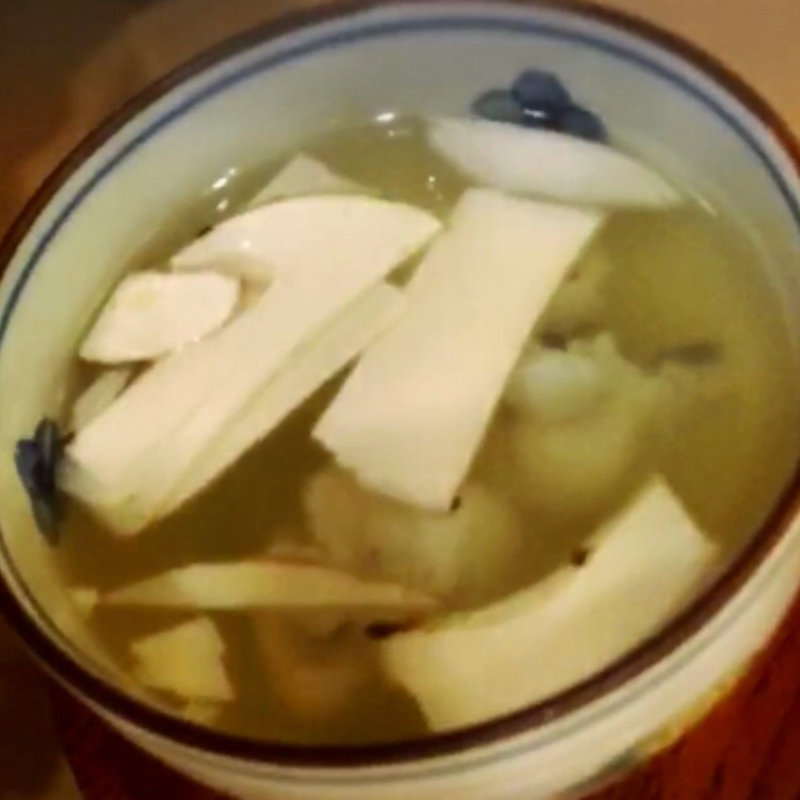 鱧と松茸のお吸い物(初音鮨)