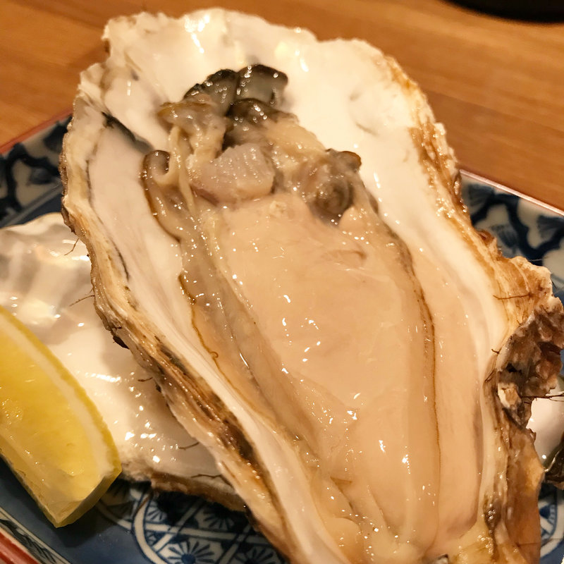 生牡蠣(日本酒バル  炉端ぺし)