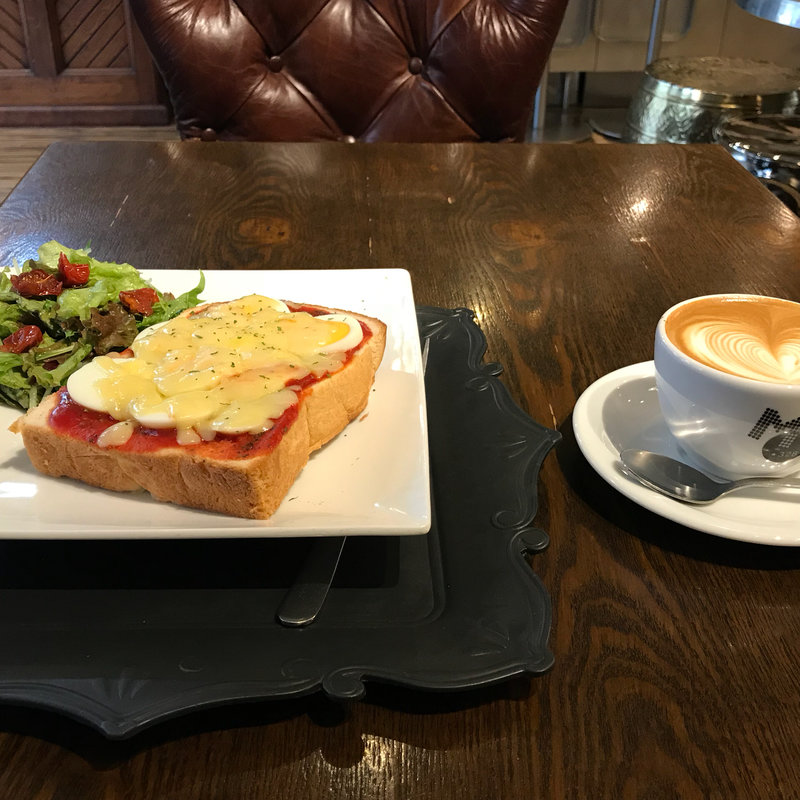 エッグピザトースト(モンディアルカフェ328 （MONDIAL KAFFEE 328）)