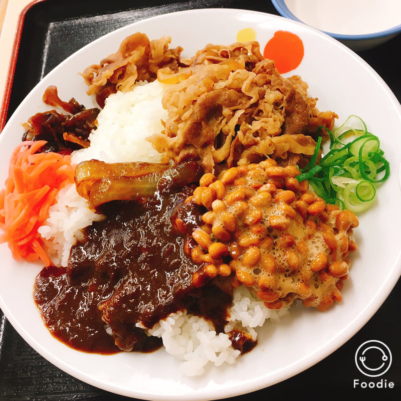 カレー牛納豆トッピング(松屋)
