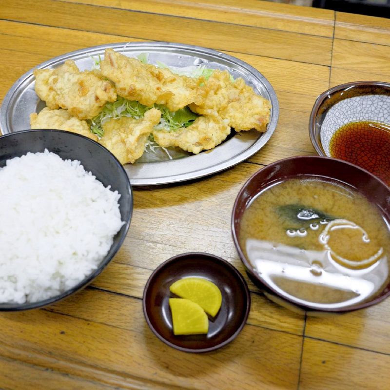 若鳥天プラ定食(宝食堂 )