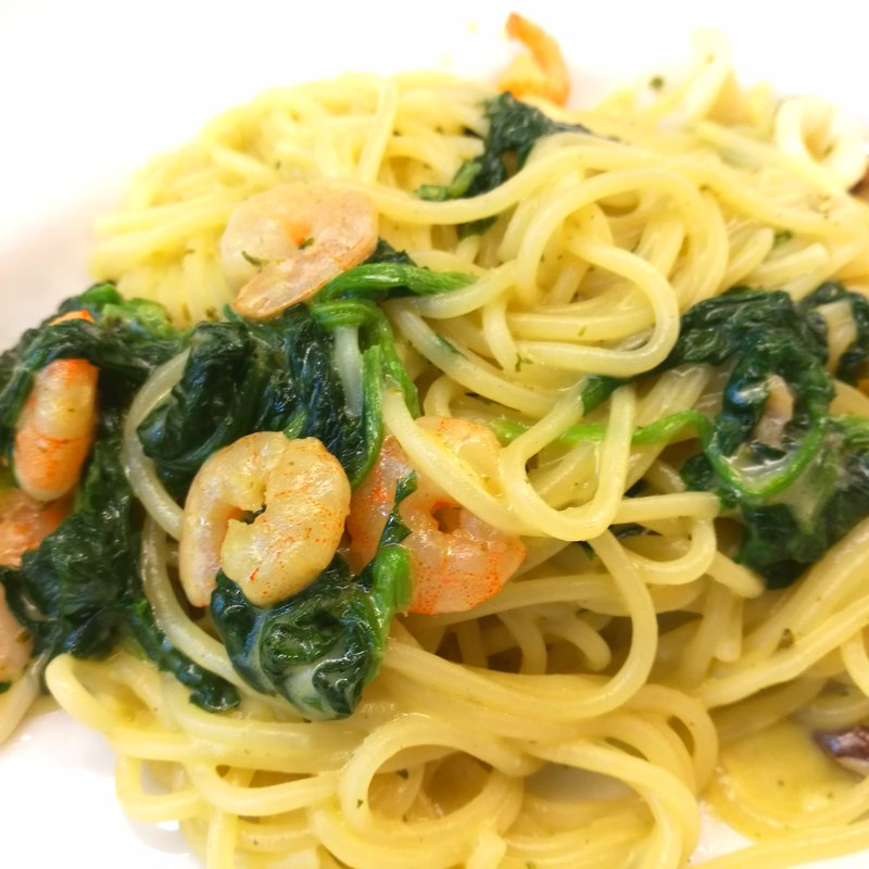 ほうれん草とシーフードのクリームジェノベーゼ(カフェ ノータノーヴァ)