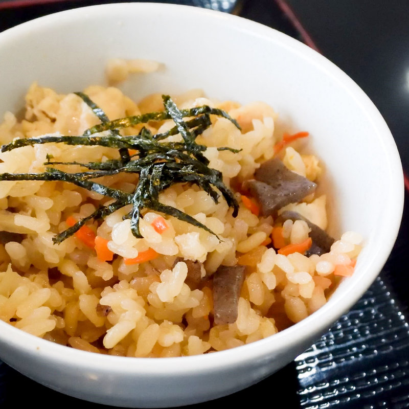 麦入り鶏炊き込みご飯(山 （やま）)