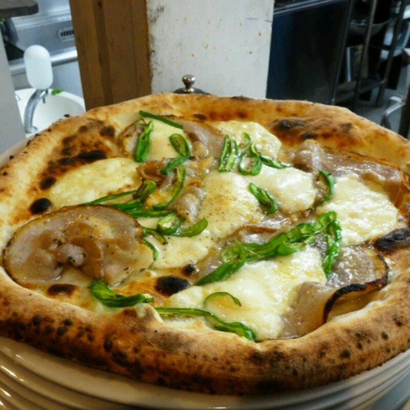 ポルケッタとししとうとスカモルツァチーズ（燻製モッツァレラチーズ）(Ra （ラー）)