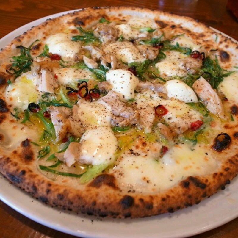 ポッロリモーネ　　（鶏もも肉・モッツァレラ・レモン・黒コショウ）(ガレオーネ （GALEONE）)