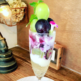 季節のフルーツパフェ(256)