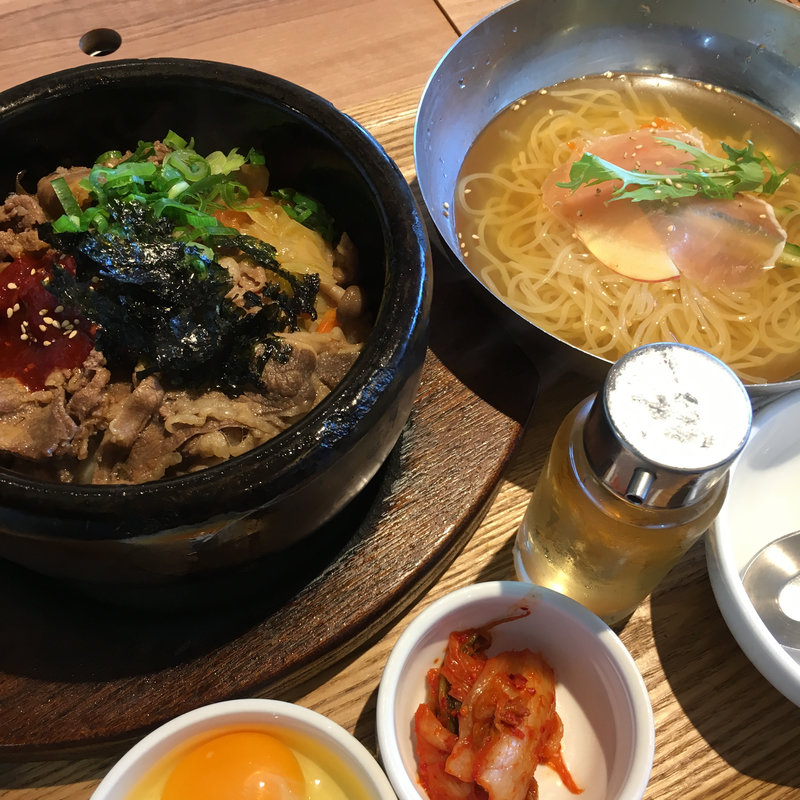 プルコギ石焼ビビンバとミニ冷麺セット(カフェ シジャン 明石駅ピオレ２Ｆ店)