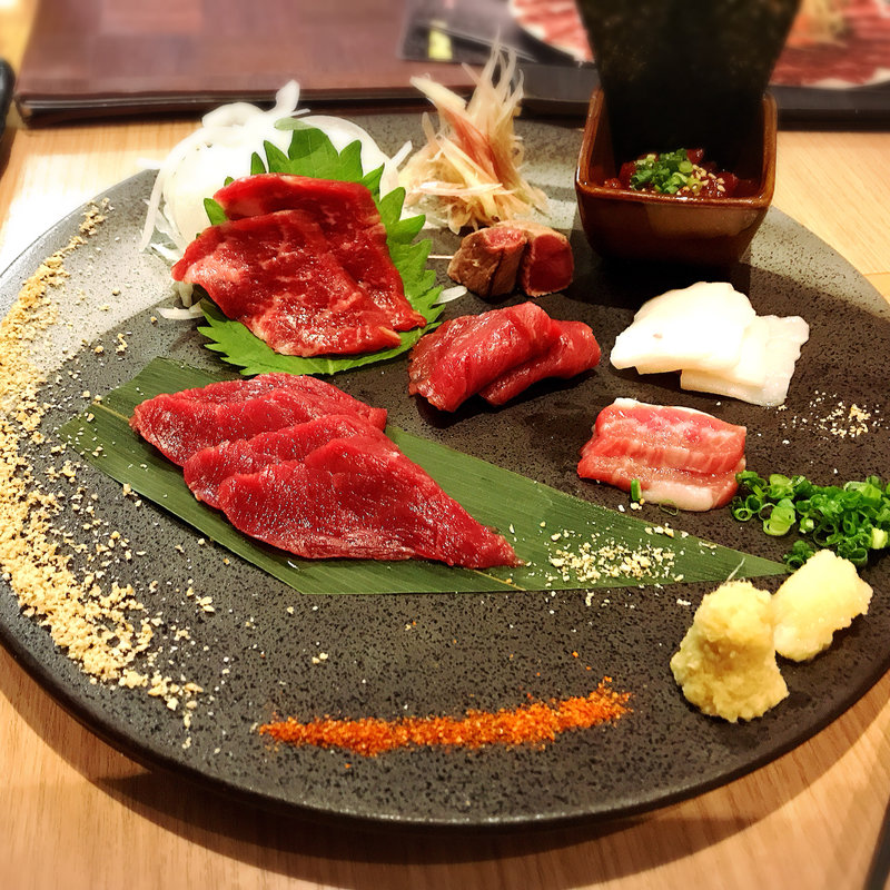 馬刺し盛り合わせ(KUMAMOTODining×あざみ 中目黒店)